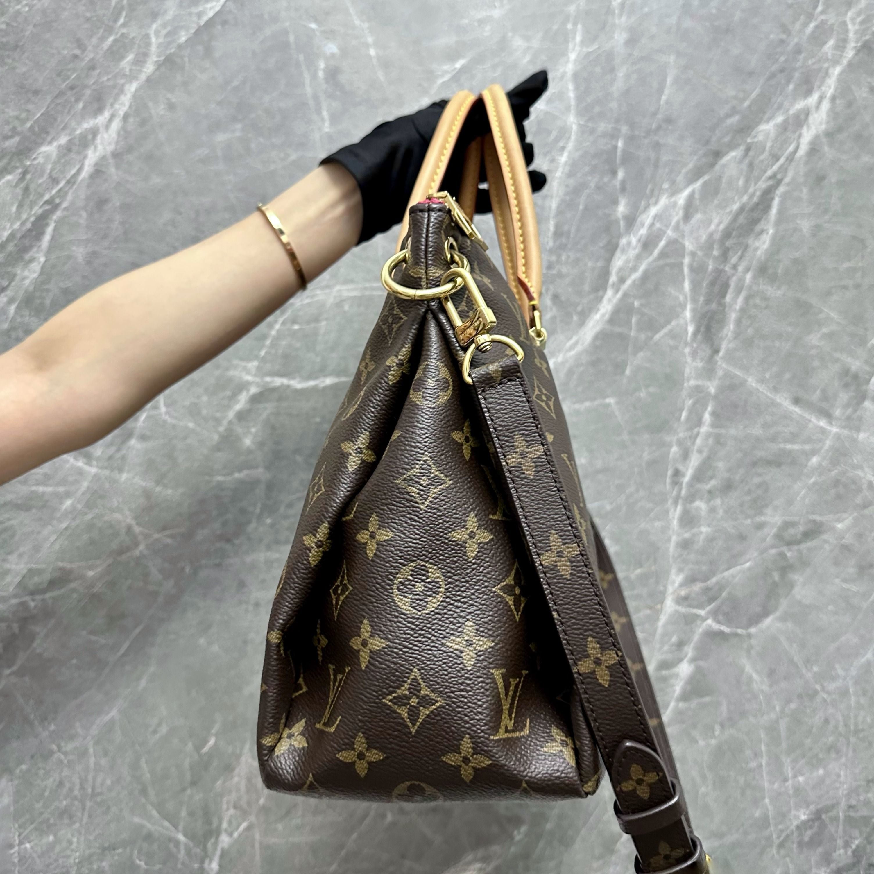 LV Pallas MM Monogram Pink Louis Vuitton - Luxury Evermore