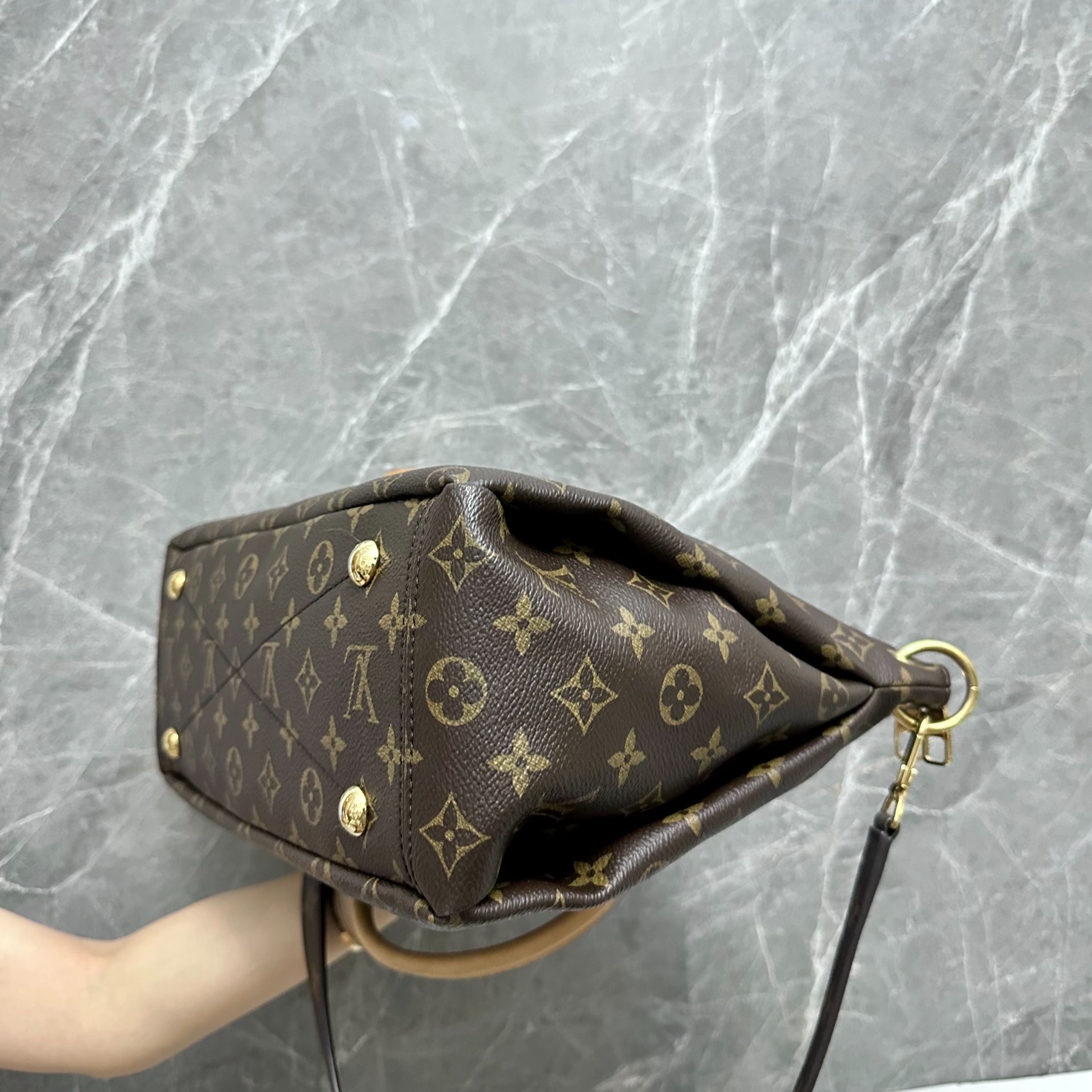 LV Pallas MM Monogram Pink Louis Vuitton - Luxury Evermore