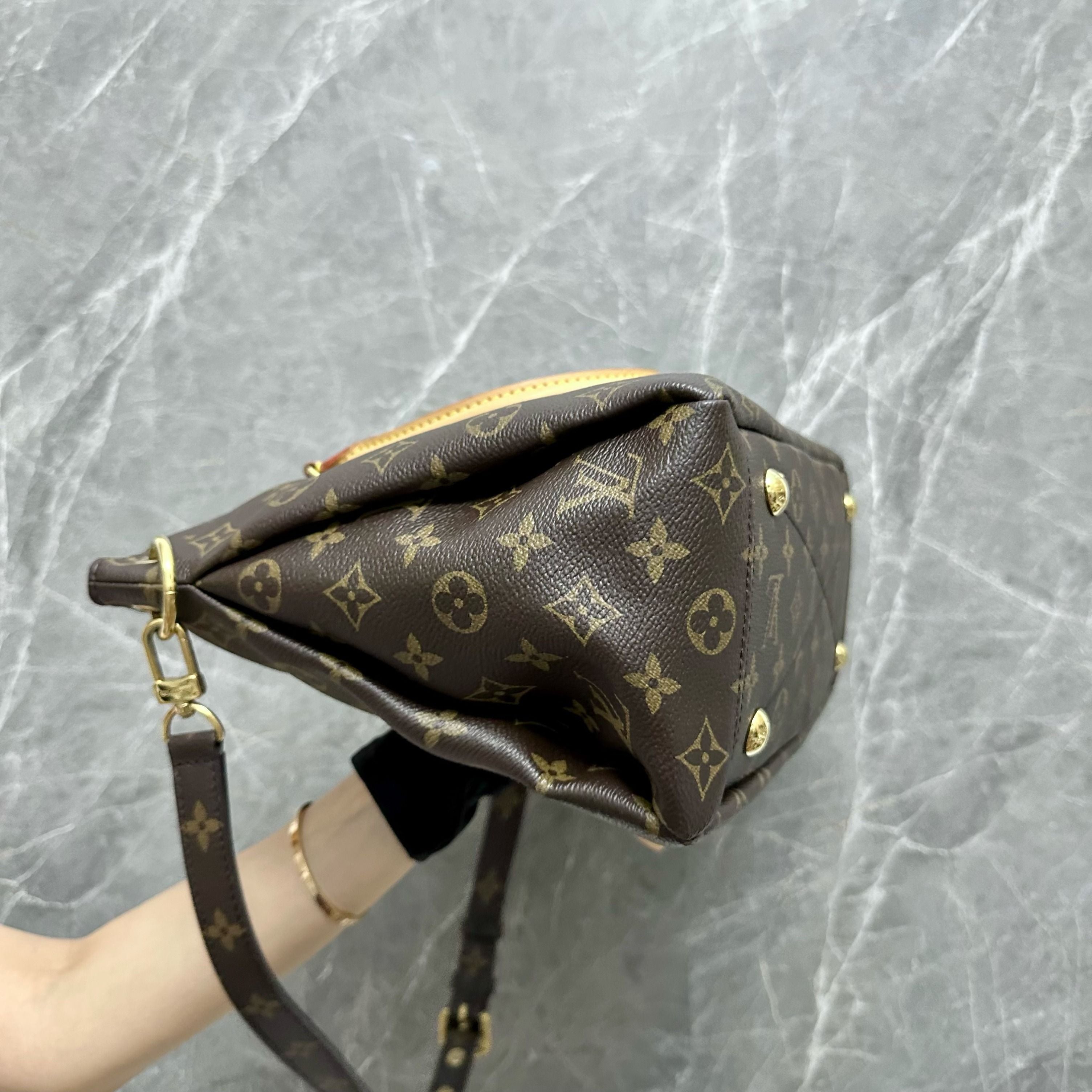 LV Pallas MM Monogram Pink Louis Vuitton - Luxury Evermore