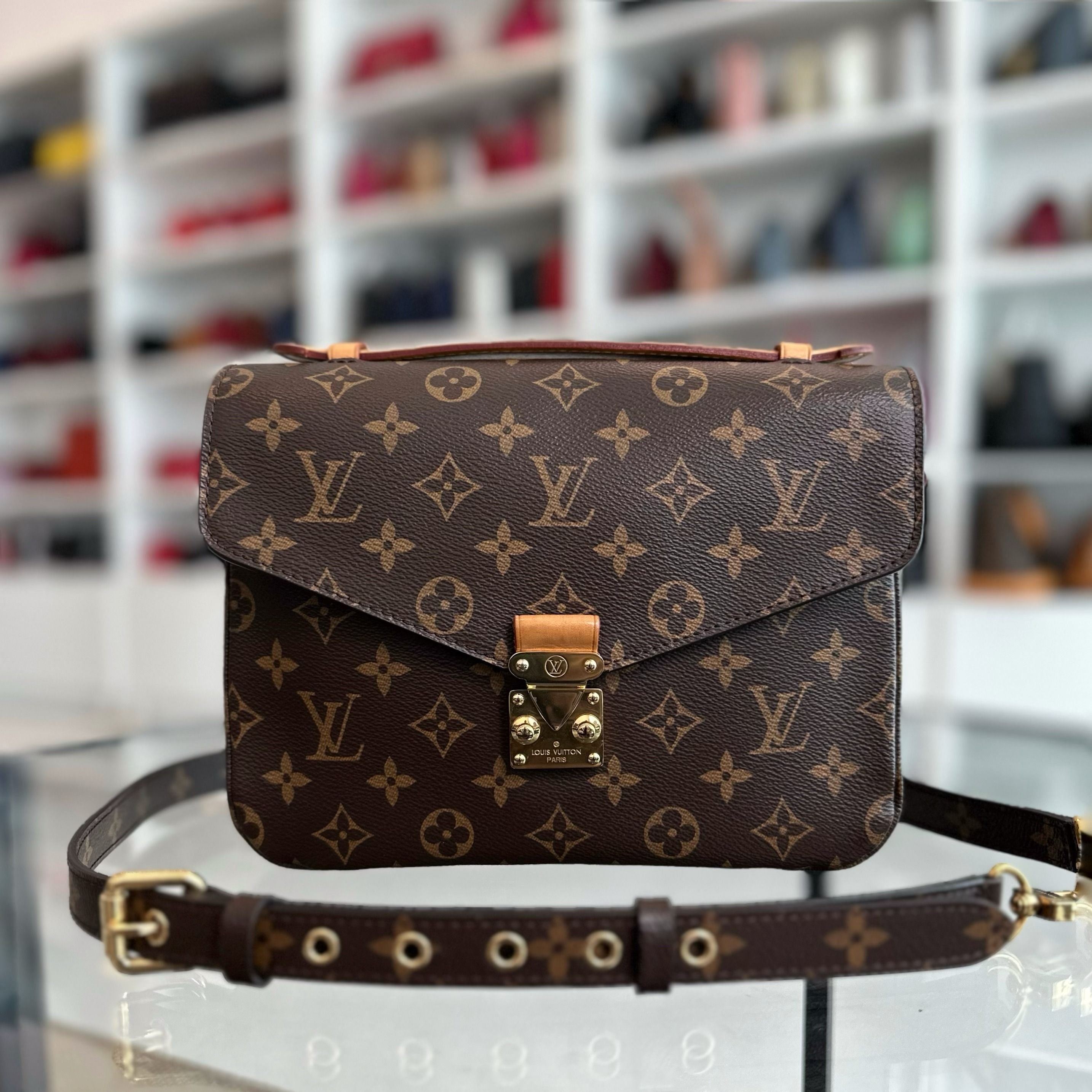 LV Pochette Metis Monogram Cross Body Louis Vuitton - Luxury Evermore