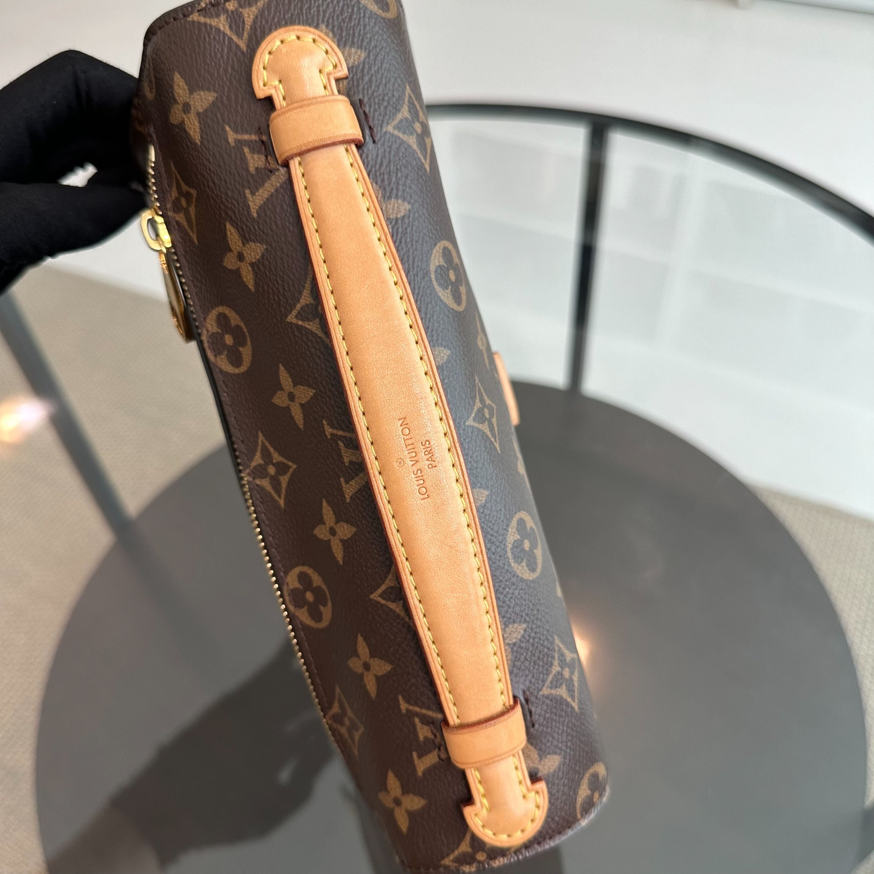 LV Pochette Metis Monogram Cross Body Louis Vuitton - Luxury Evermore