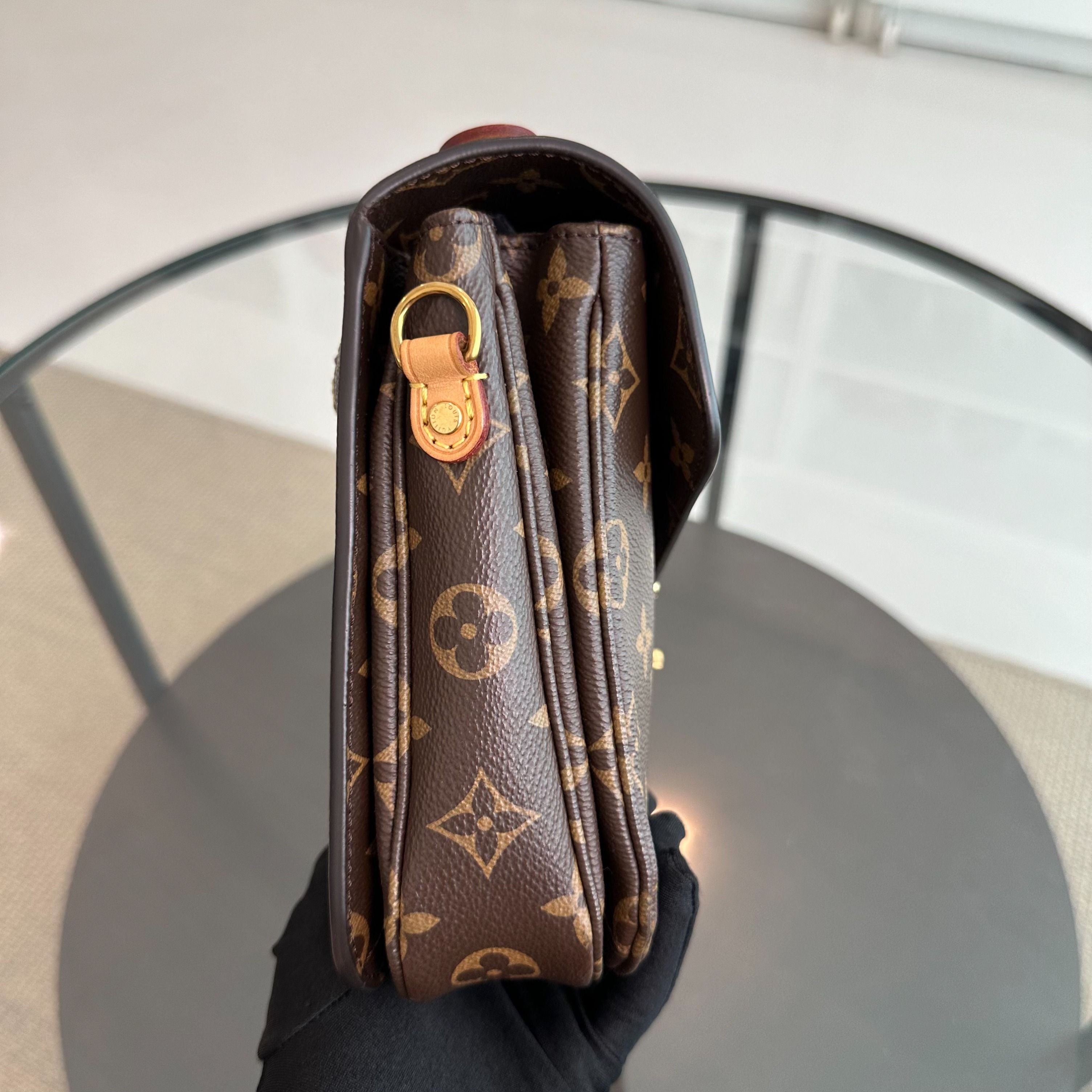 LV Pochette Metis Monogram Cross Body Louis Vuitton - Luxury Evermore