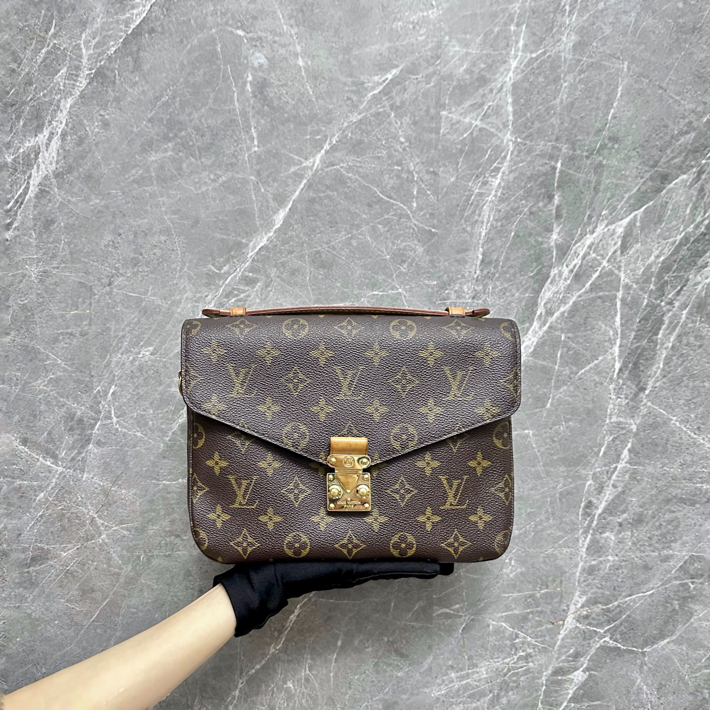 LV Pochette Metis Monogram Louis Vuitton - Luxury Evermore