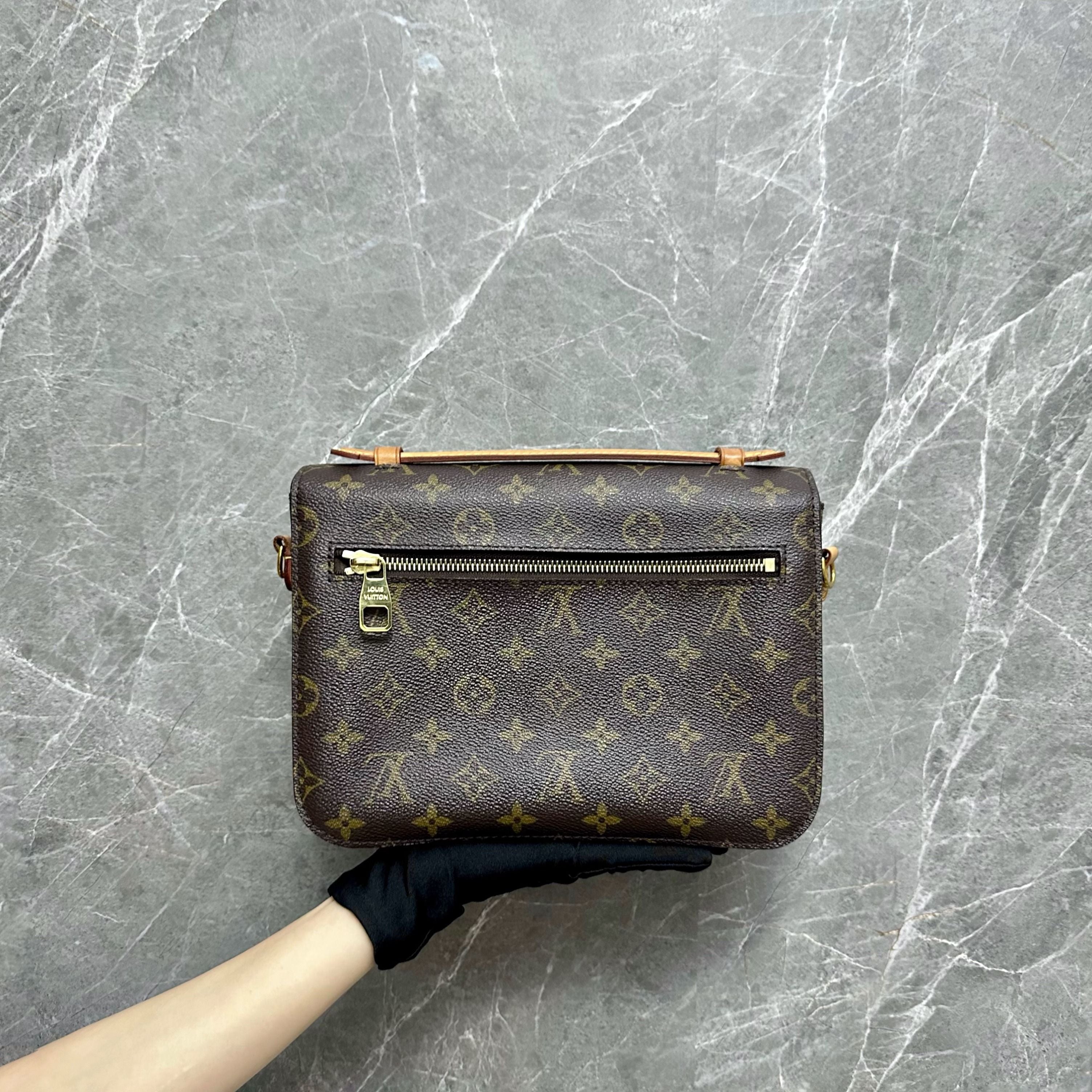 LV Pochette Metis Monogram Louis Vuitton - Luxury Evermore