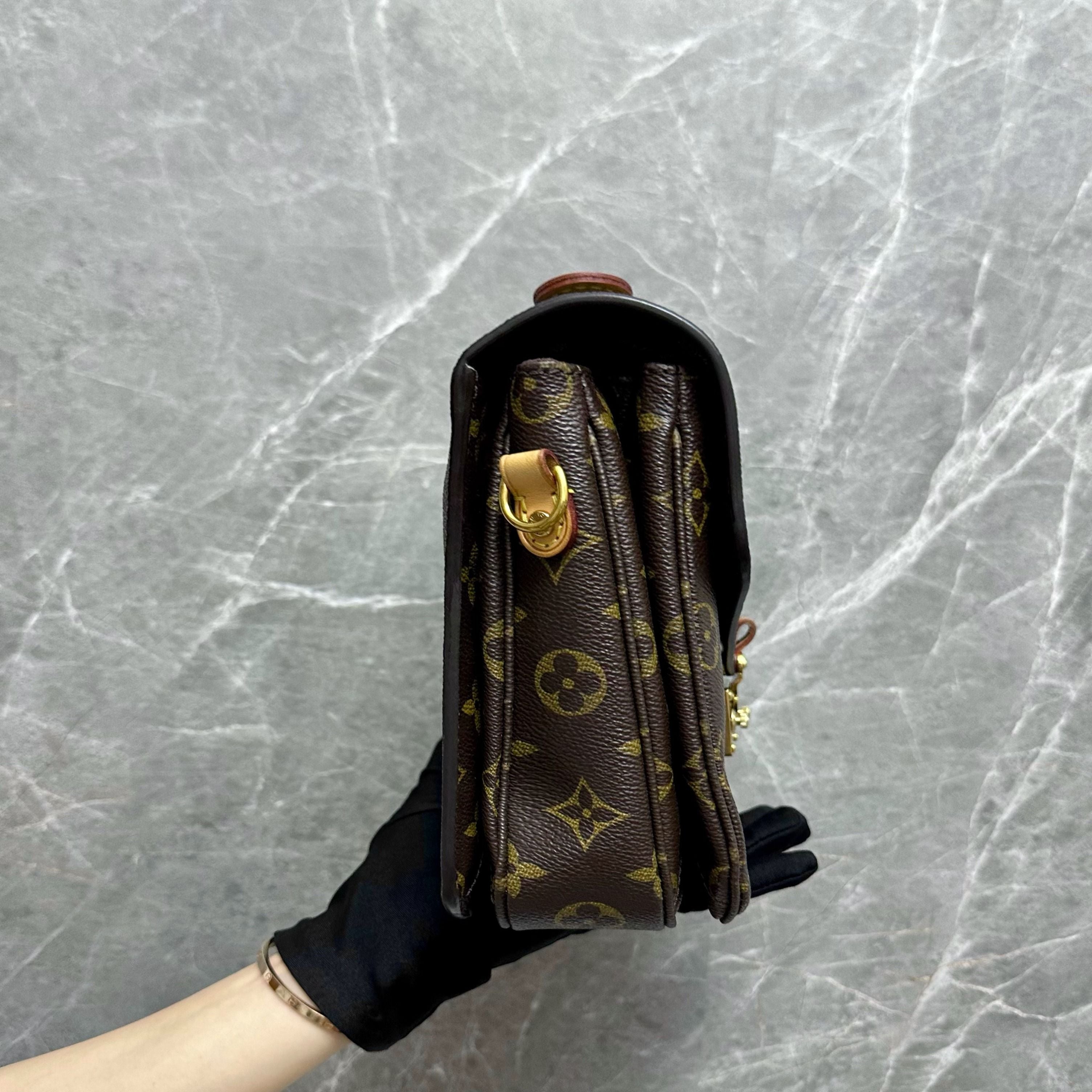 LV Pochette Metis Monogram Louis Vuitton - Luxury Evermore