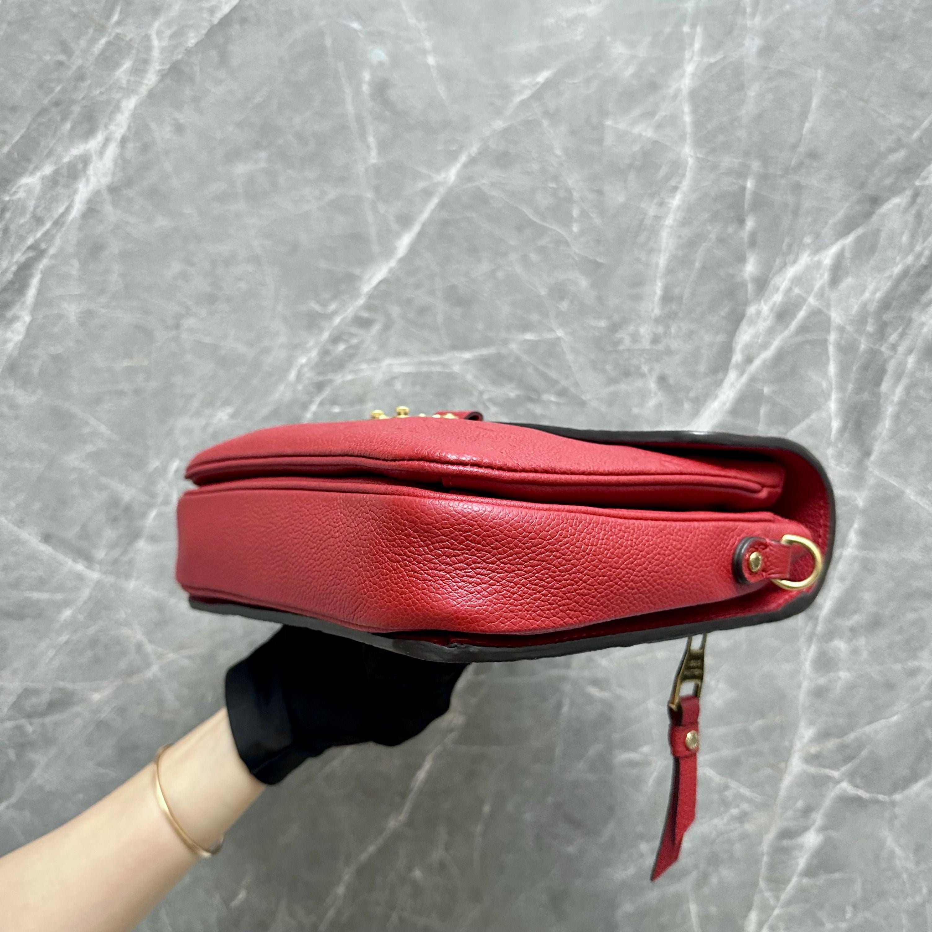 LV Pochette Metis Red Scarlet Calfskin - Luxury Evermore