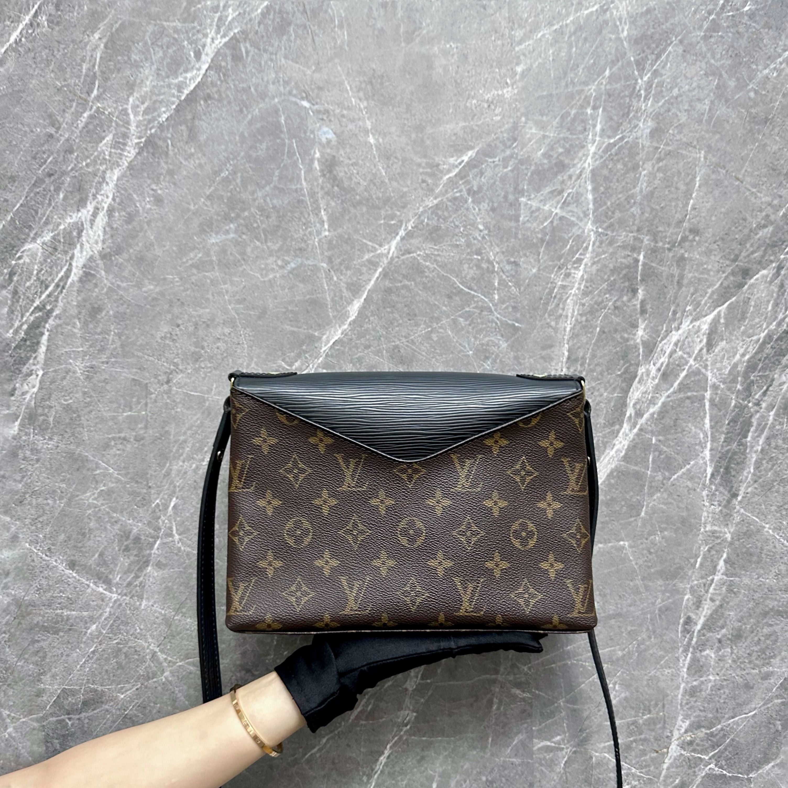 LV Saint Michel Monogram Black Louis Vuitton - Luxury Evermore