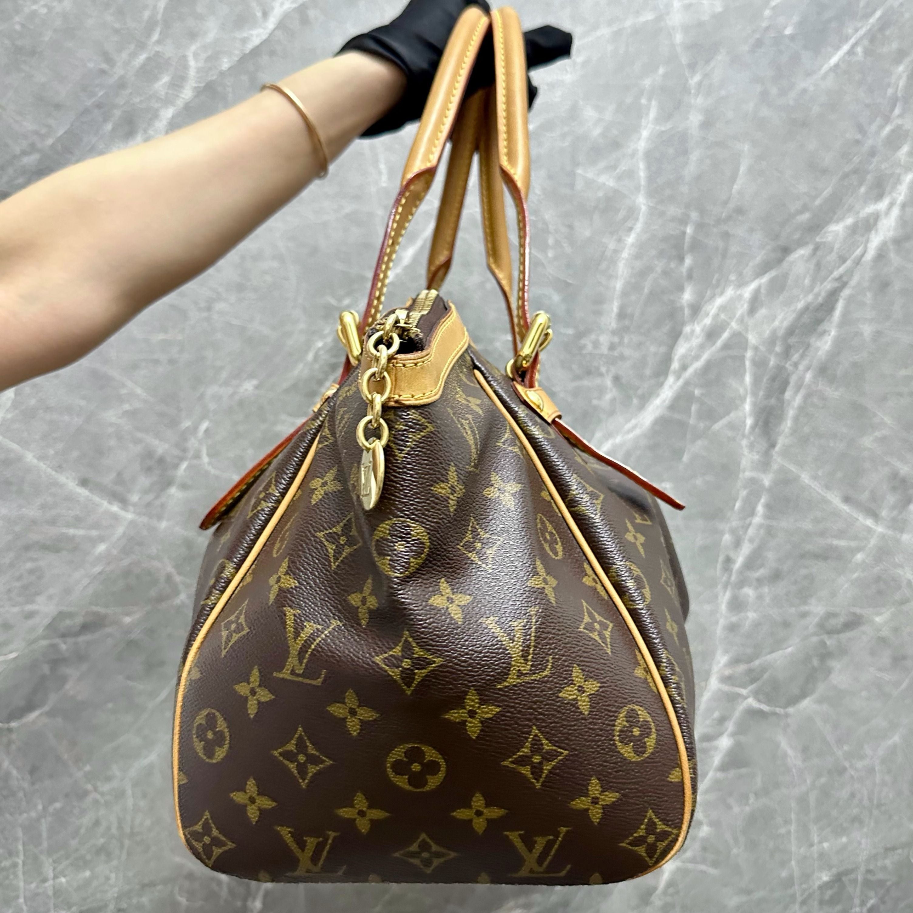 LV Tivoli PM Monogram Louis Vuitton - Luxury Evermore