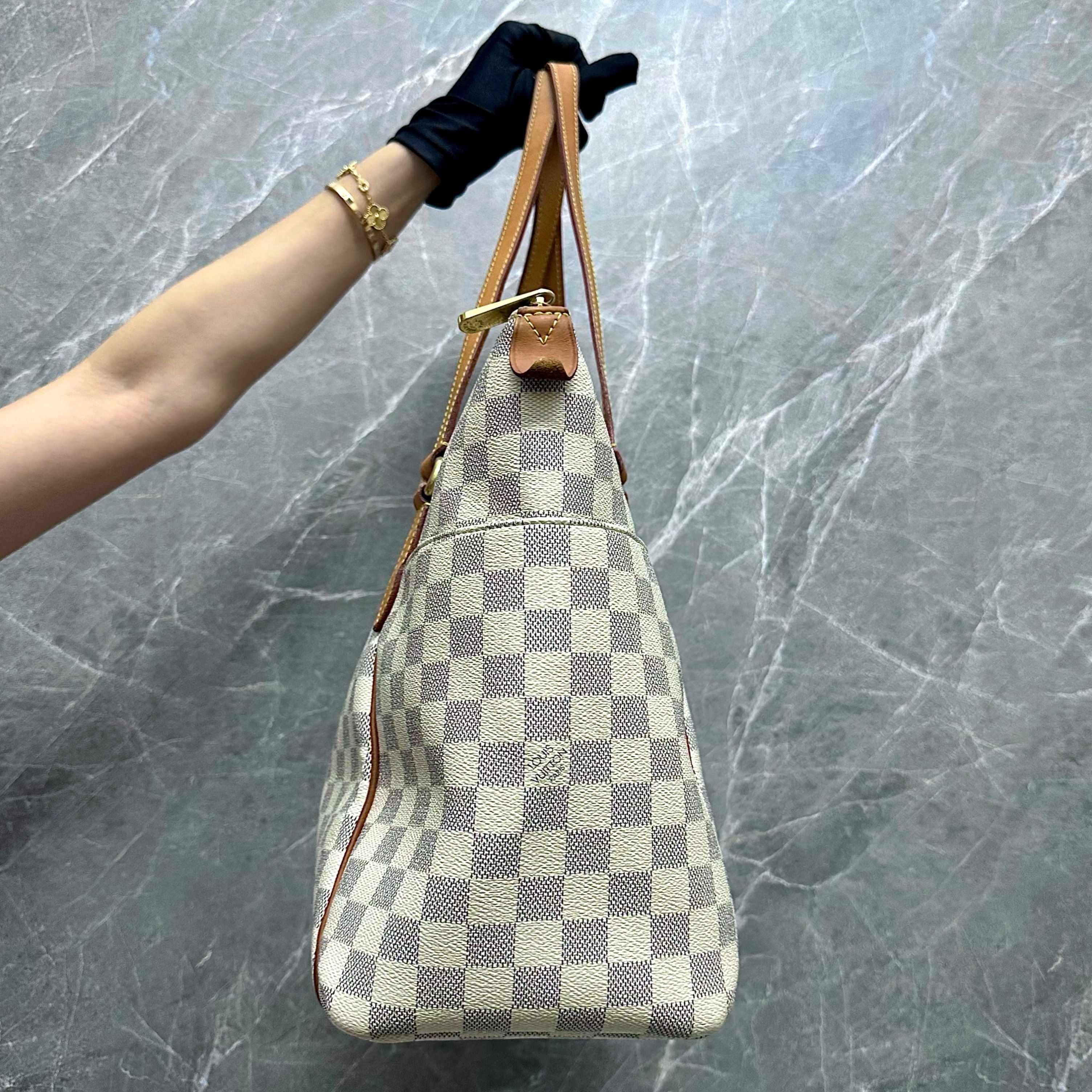 LV Totally MM Damier Azuer Tote Bag in Canvas - Luxury Evermore