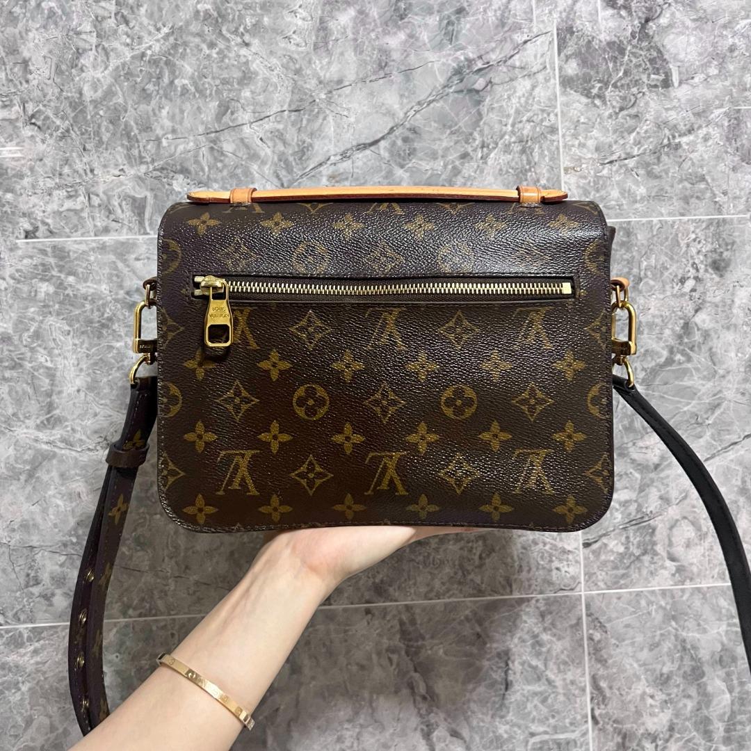 LV Pochette Metis Monogram