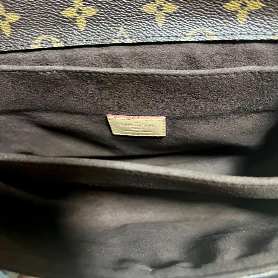 LV Pochette Metis Monogram