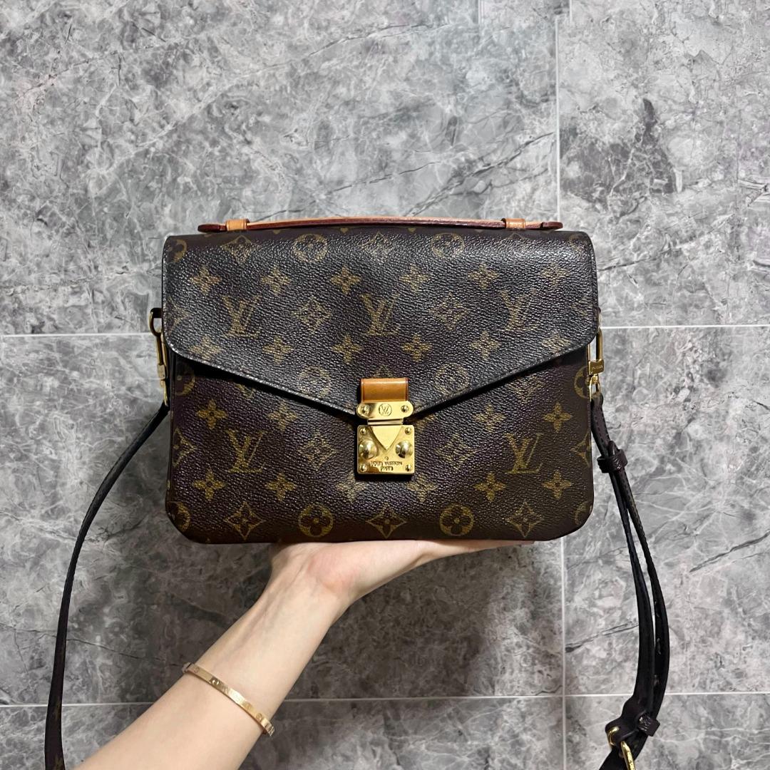 LV Pochette Metis Monogram