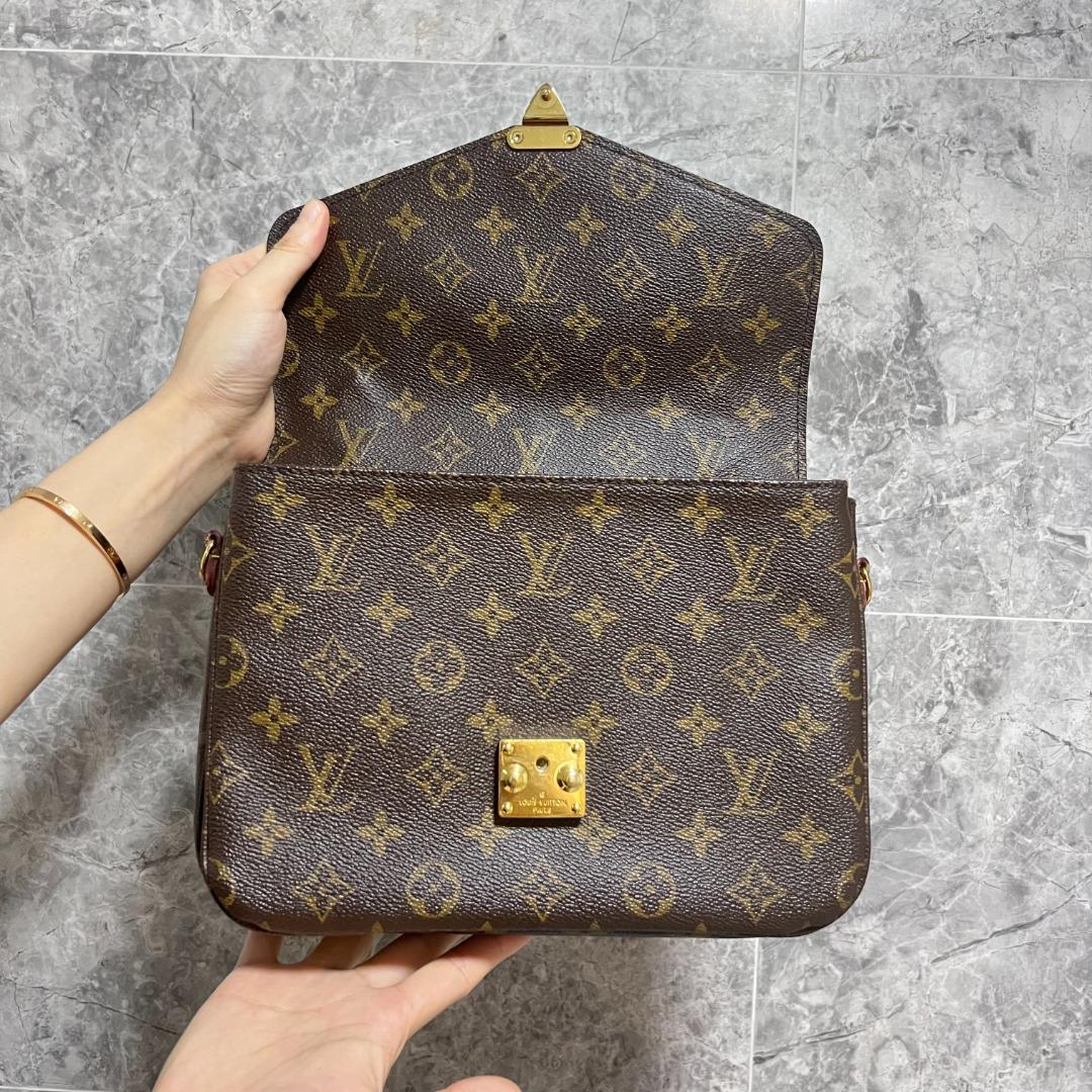 LV Pochette Metis Monogram