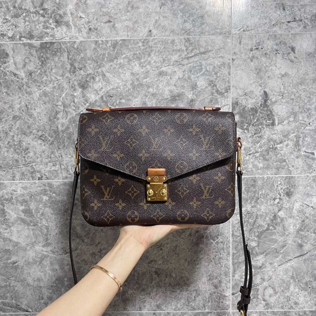 LV Pochette Metis Monogram