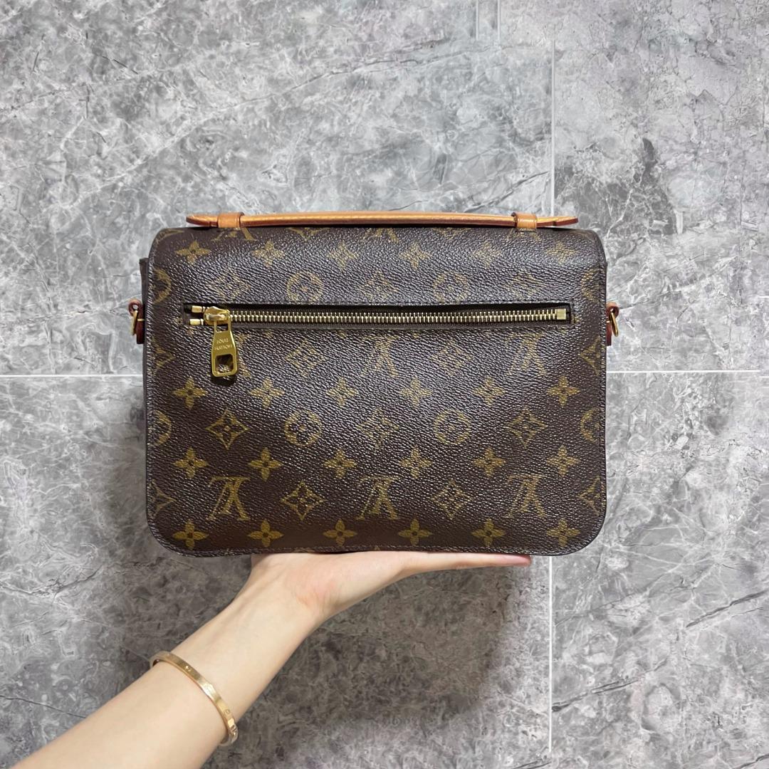 LV Pochette Metis Monogram