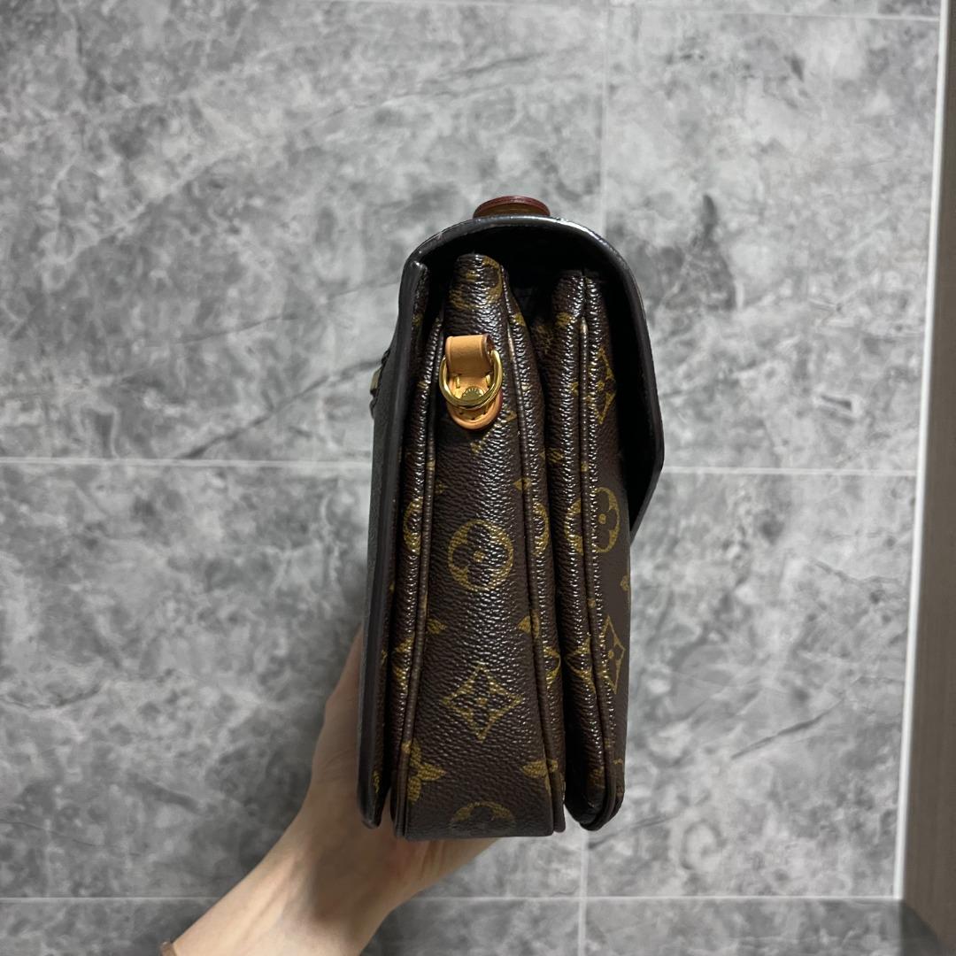 LV Pochette Metis Monogram