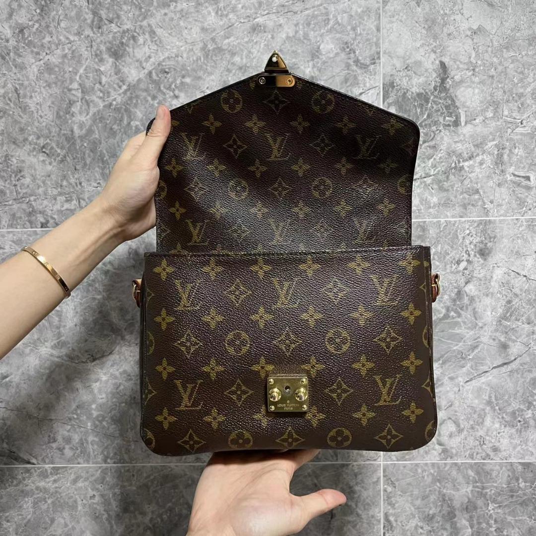 LV Pochette Metis Monogram