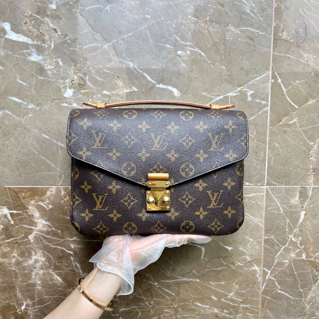 LV Pochette Metis Monogram