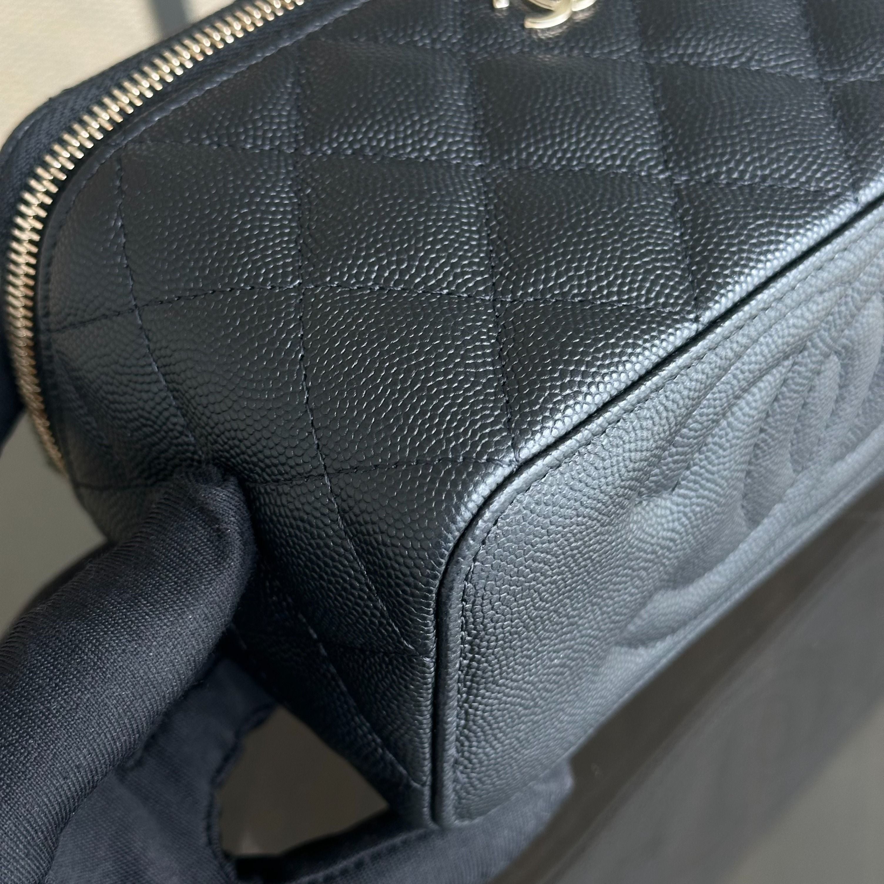 *Microchip, Like New* Chanel Long Vanity Classic Quilted Caviar Small Black LGHW - Luxury Evermore