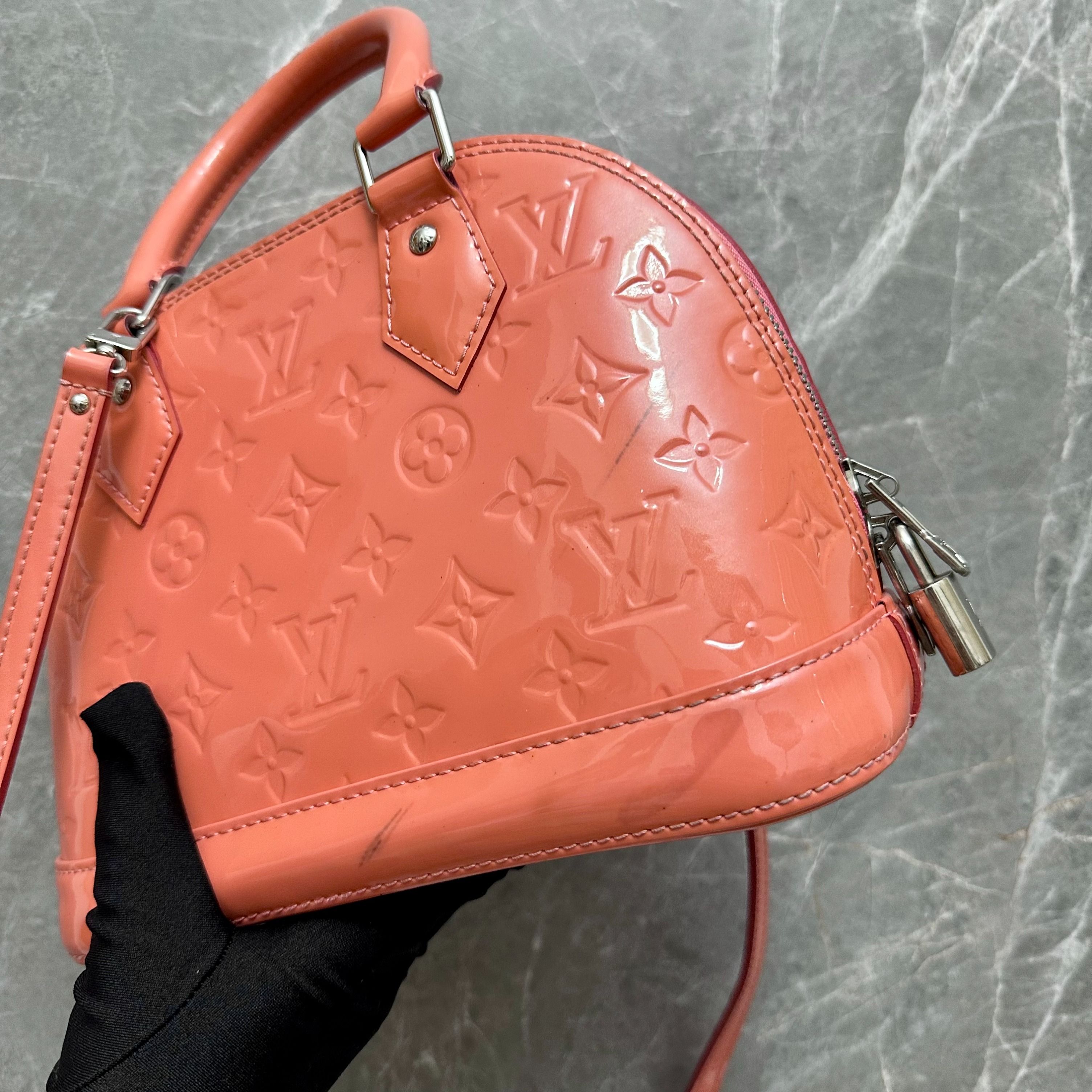 *Minor Stain* LV Alma BB Vernis Patent Leather Pink Louis Vuitton - Luxury Evermore