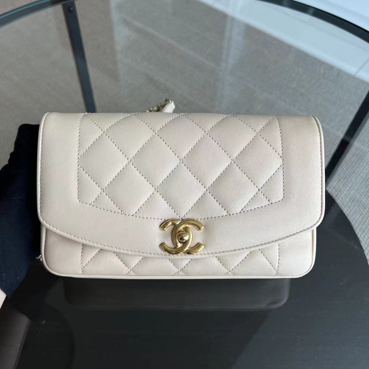 *Modern Reissue 2015* Chanel Diana Small 22CM Quilted Lambskin Beige Golden Hardware Series 20 - Luxury Evermore