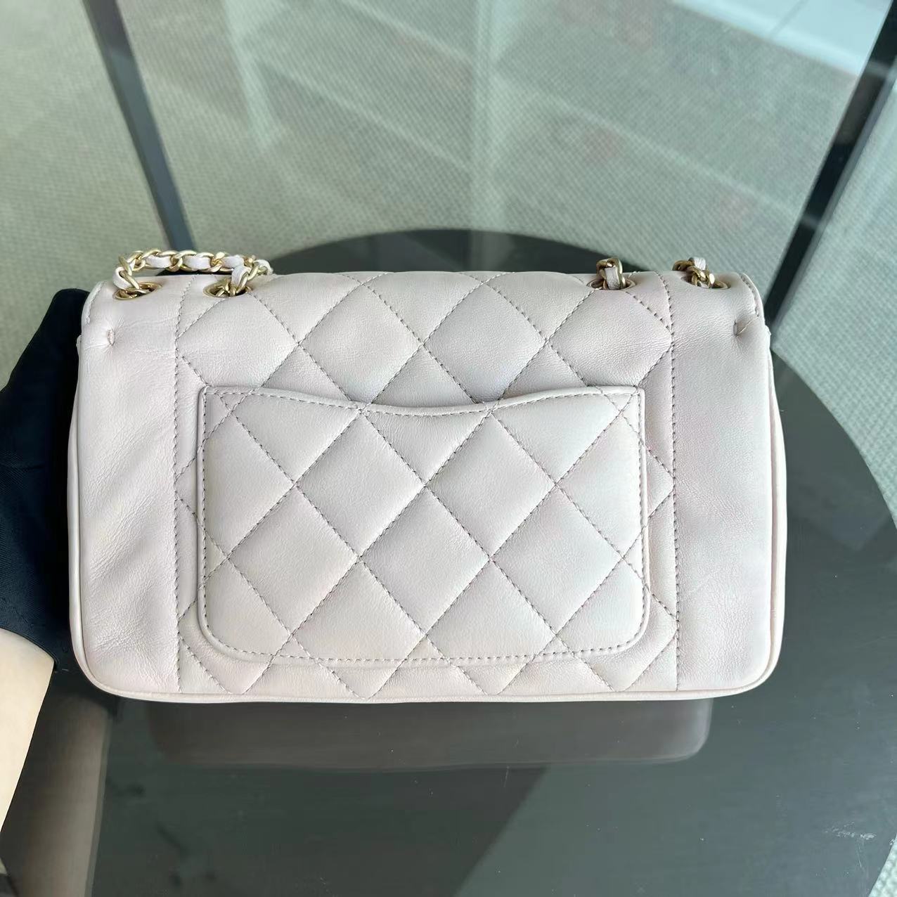 *Modern Reissue 2015* Chanel Diana Small 22CM Quilted Lambskin Light Pink Golden Hardware Series 20 - Luxury Evermore