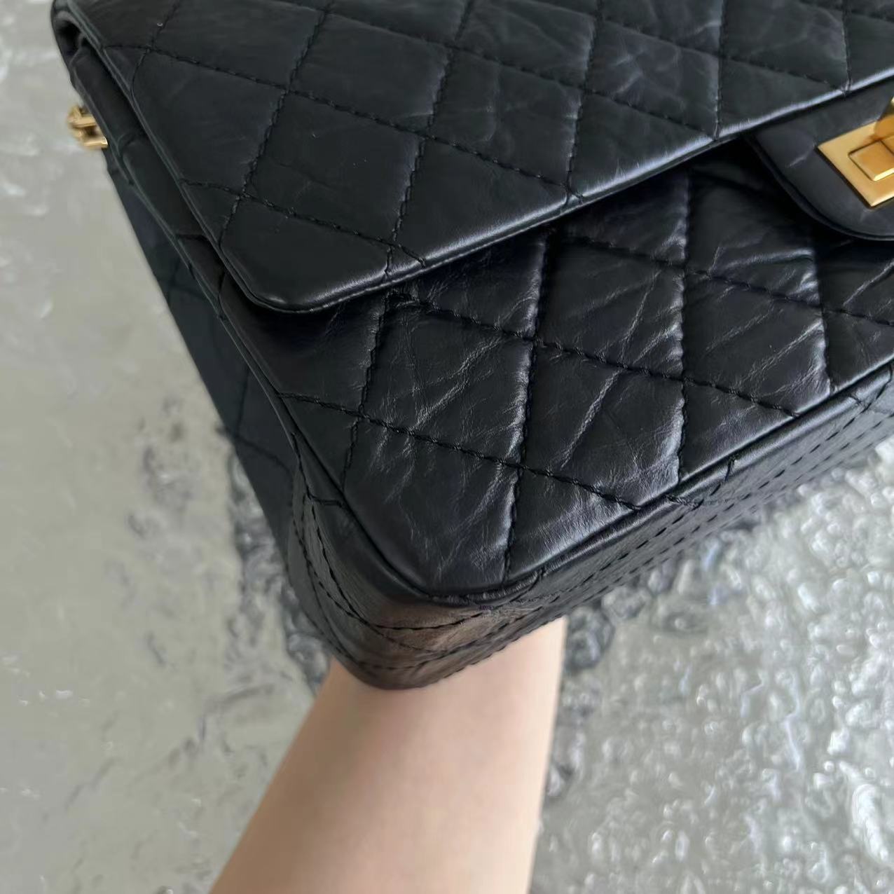 [Ready Stock] Chanel Reissue 2.55 226 Medium Quilted Calfskin Black Golden Hardware Series 13 - Luxury Evermore