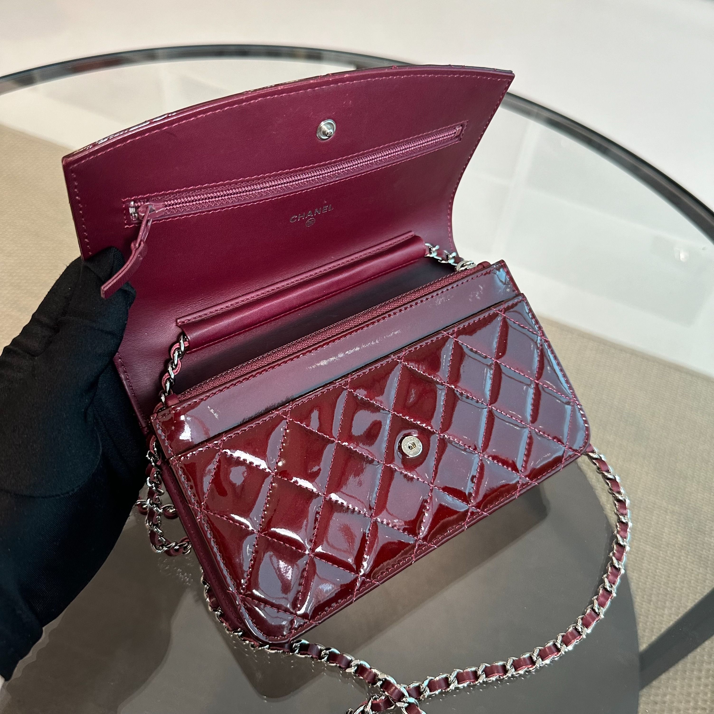 *Receipt* Chanel WOC Wallet On Chain Plum Patent Leather SHW No 18 - Luxury Evermore