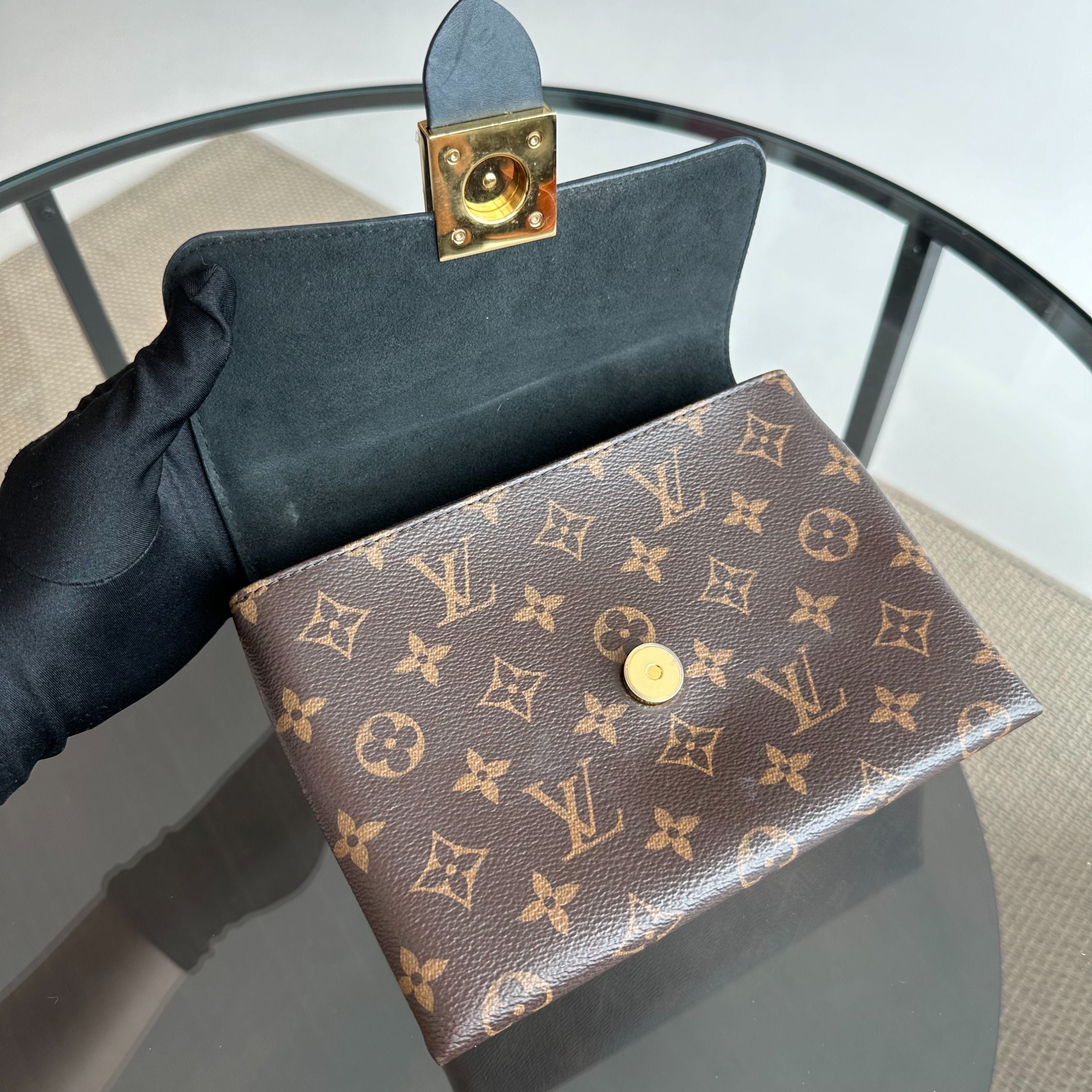 *Receipt* LV Louis Vuitton Locky BB Monogram Noir Cross Body Bag - Luxury Evermore