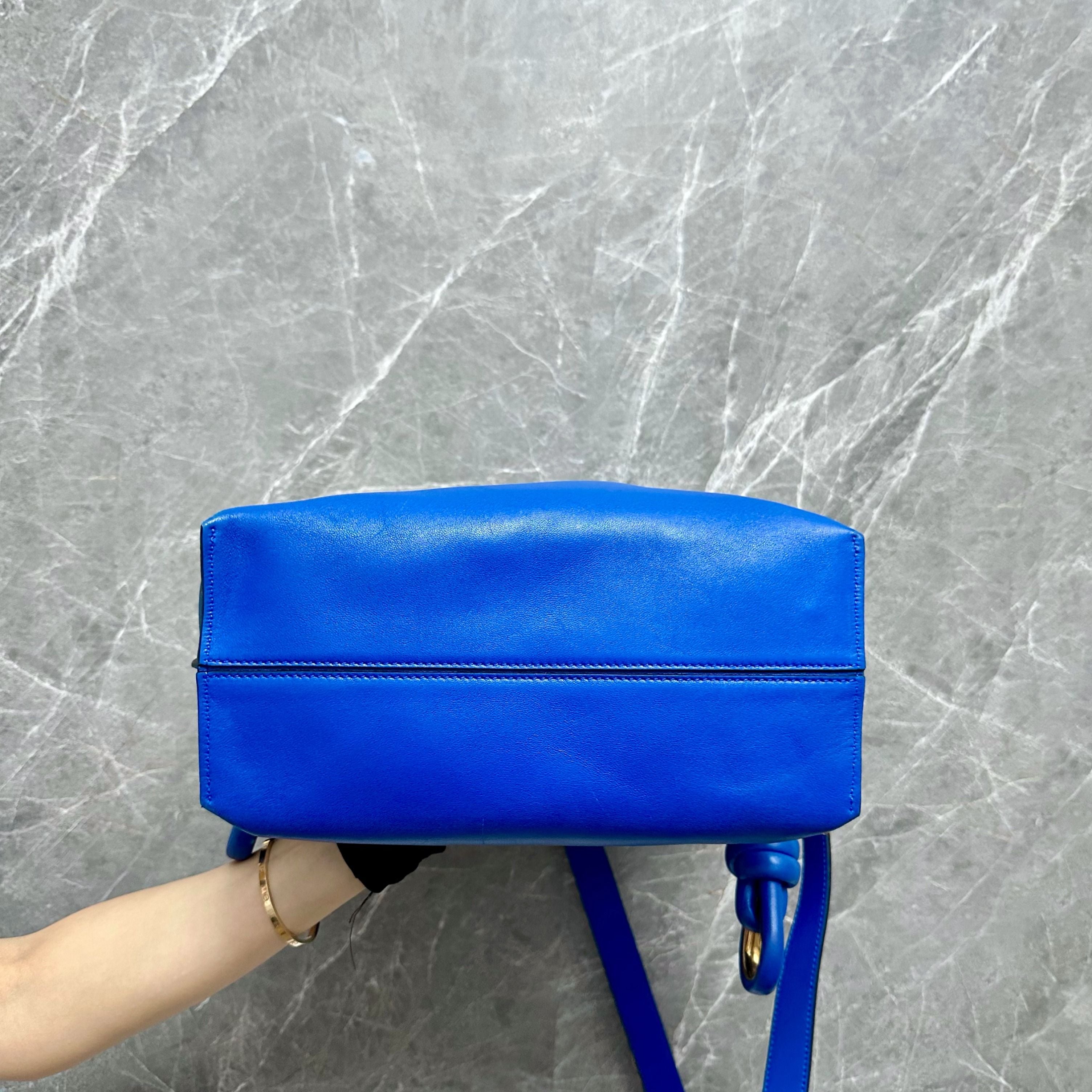 *RTP $3290* Loewe Flamenco Knot Blue Shoulder Bag - Luxury Evermore