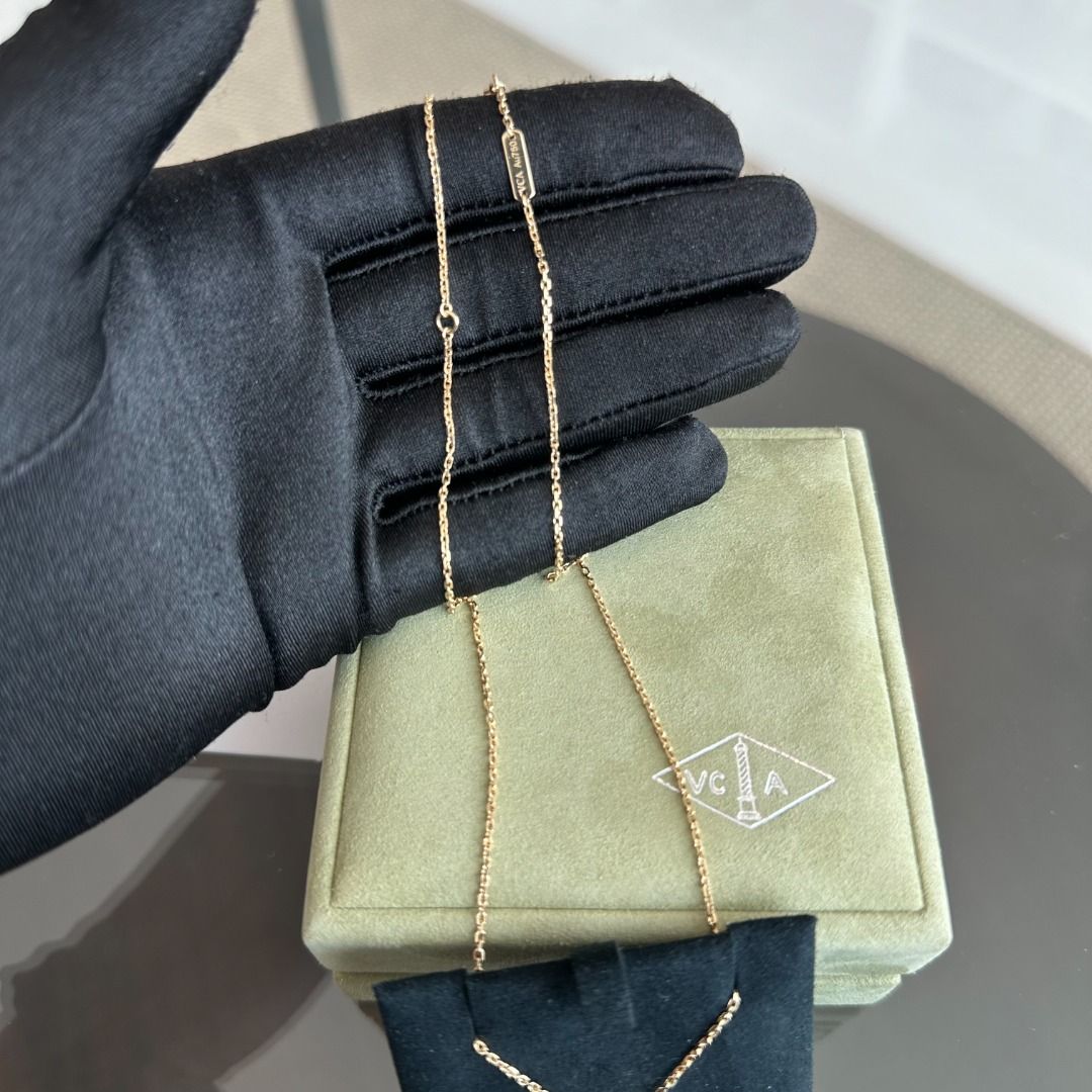 VCA Van Cleef & Arpels Vintage Alhambra Malachite 18K Yellow Gold Pendant - Luxury Evermore